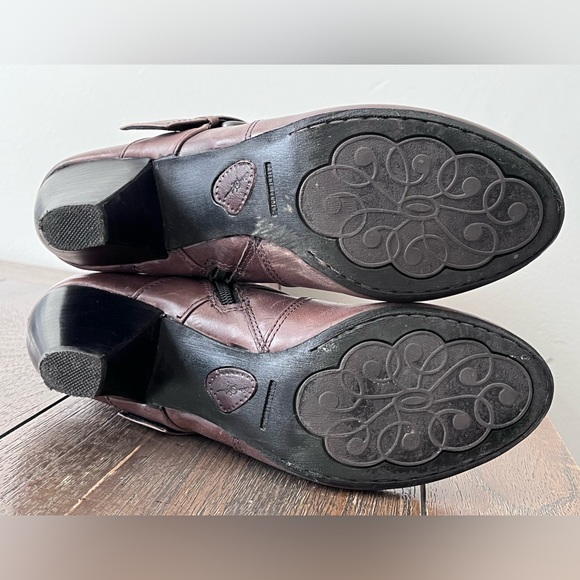 Born Crown Brown Leather Heeled Boots Womens size 10 - Picture 10 of 10